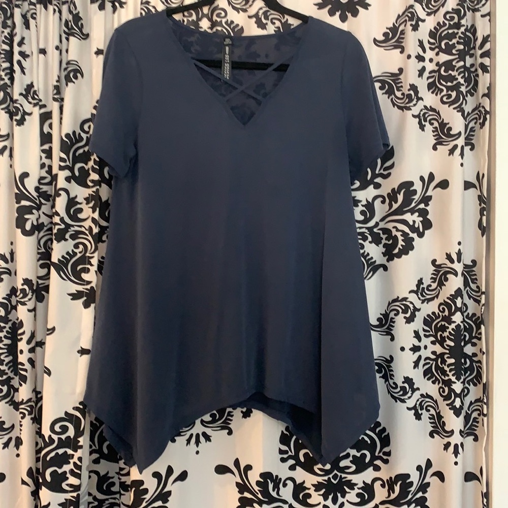 Silky cris cross front tee shirt